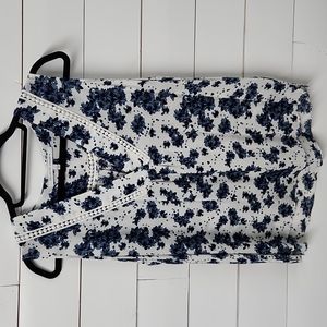 Cute Floral Sleeveless Blouse